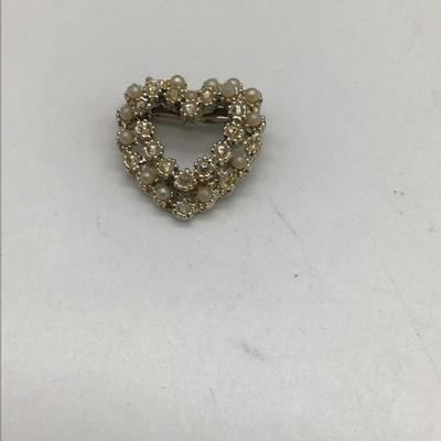 Fashion heart pin