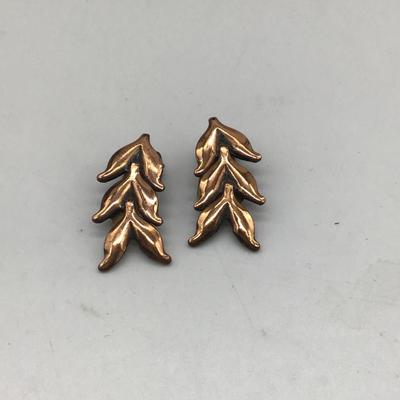 Vintage bronze toned clip on earrings