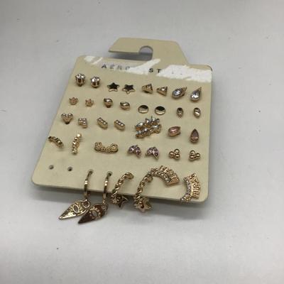 Aeropostale earrings set