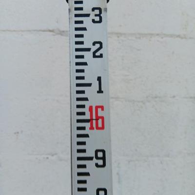 16- foot telescoping survey / leveling rod staff with case
