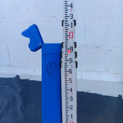 16- foot telescoping survey / leveling rod staff with case
