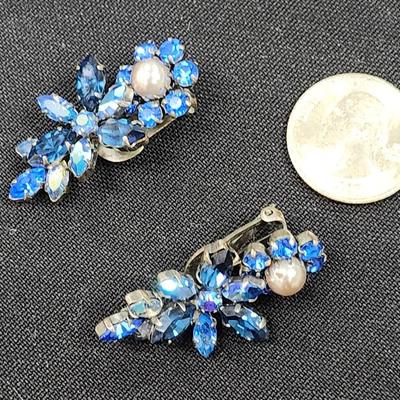 1950s sapphire blue clip earrings