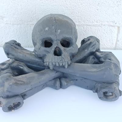 Stanbroil Imitated Human Skull and Bones Gas Log for Indoor or Outdoor Fireplaces, Fire Pits, Halloween Decor