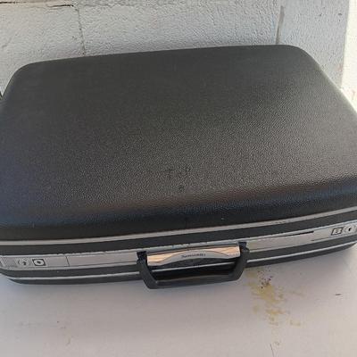 Vintage hard sided luggage - Forecast hygiene case and Samsonite Silhouette Suitcase