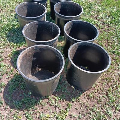 Eight Gardening flowerpots - heavy duty black Garden tubs Great for vegetable plants!