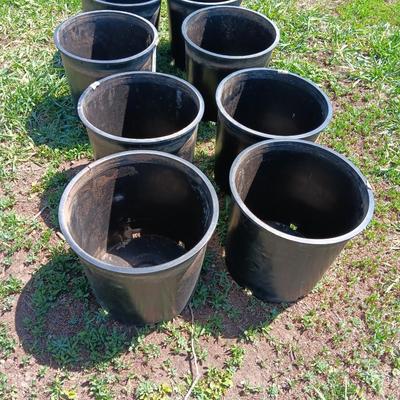 Eight Gardening flowerpots - heavy duty black Garden tubs Great for vegetable plants!