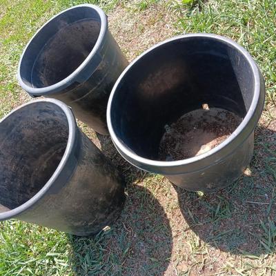 Three Large sized flowerpots - heavy duty black Garden tubs Great for vegetable plants!
