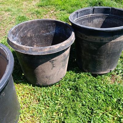 Three Large sized flowerpots - heavy duty black Garden tubs Great for vegetable plants!