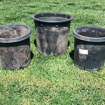 Three large flowerpots - heavy duty black Garden tubs Great for vegetable plants!