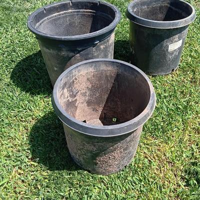 Three large flowerpots - heavy duty black Garden tubs Great for vegetable plants!