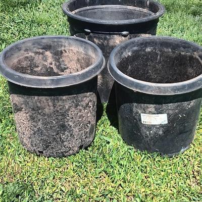 Three large flowerpots - heavy duty black Garden tubs Great for vegetable plants!