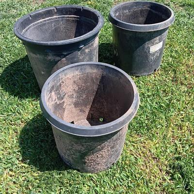 Three large flowerpots - heavy duty black Garden tubs Great for vegetable plants!