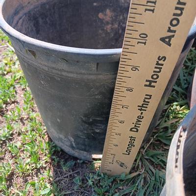 Approx 15 1. GALLON flowerpots - heavy duty black Garden tubs Great for vegetable plants!