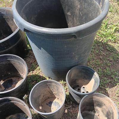 Variety of different sized small - large flowerpots - heavy duty black Garden tubs Great for vegetable plants!