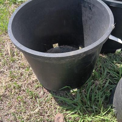 Variety of different sized small - large flowerpots - heavy duty black Garden tubs Great for vegetable plants!