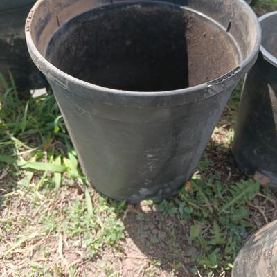 Variety of different sized small - large flowerpots - heavy duty black Garden tubs Great for vegetable plants!
