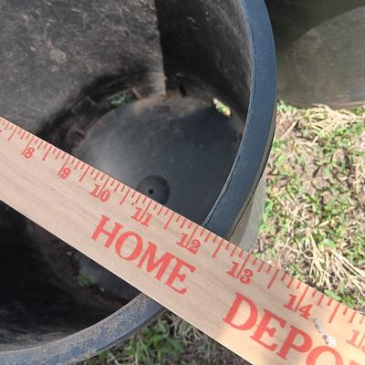 Variety of different sized small - large flowerpots - heavy duty black Garden tubs Great for vegetable plants!