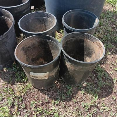 Variety of different sized small - large flowerpots - heavy duty black Garden tubs Great for vegetable plants!