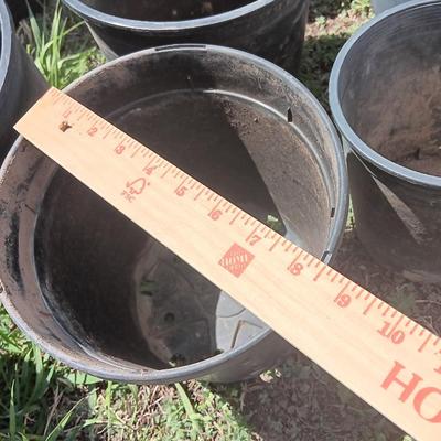 Variety of different sized small - large flowerpots - heavy duty black Garden tubs Great for vegetable plants!