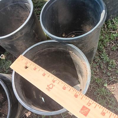 Variety of different sized small - large flowerpots - heavy duty black Garden tubs Great for vegetable plants!