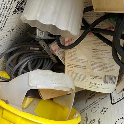 Box of misc electrical items