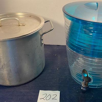 Stock Pot and Drink Dispenser