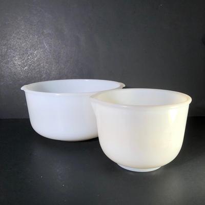 LOT 259F: Vintage Milk Glass - Glasbake for Sunbeam Mixing Bowls, Anchor Hocking Fireking Wheat Circular Baking Dish & More