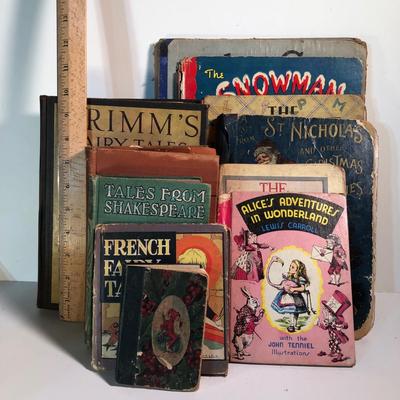 LOT 267B: Antique & Vintage Children's Books - 1905 Mini Fairy Tales from Grimm, 1917 French Fairy Tales, 1940 Alice in Wonderland, 1921...