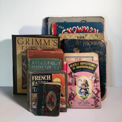 LOT 267B: Antique & Vintage Children's Books - 1905 Mini Fairy Tales from Grimm, 1917 French Fairy Tales, 1940 Alice in Wonderland, 1921...