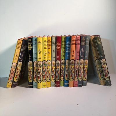 LOT 270B: Vintage 1960s Happy Hollisters Children's Novels by Jerry West