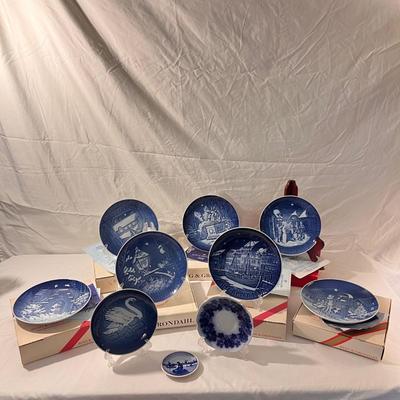 Bing & Grondahl Copenhagen Porcelain and More (PB-DZ)