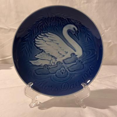 Bing & Grondahl Copenhagen Porcelain and More (PB-DZ)