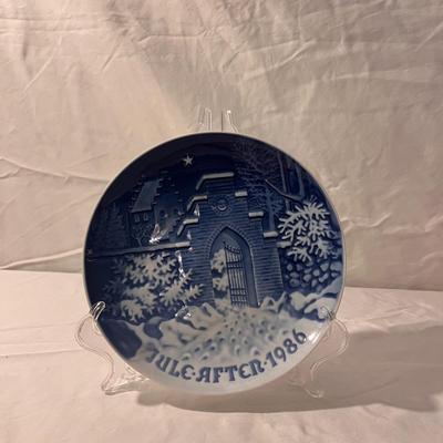 Bing & Grondahl Copenhagen Porcelain and More (PB-DZ)