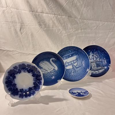 Bing & Grondahl Copenhagen Porcelain and More (PB-DZ)