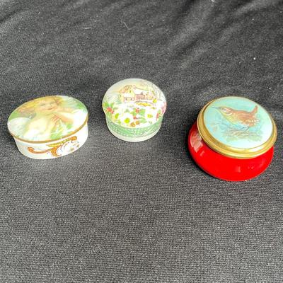 3 porcelain trinket boxes