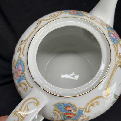 Floral bone china tea pot