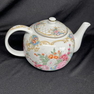 Floral bone china tea pot