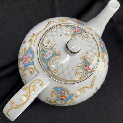 Floral bone china tea pot
