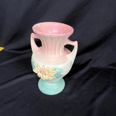 Hull Waterlily vase