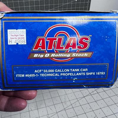 TRAIN - O Scale TANK CAR, NEW IN THE BOX 