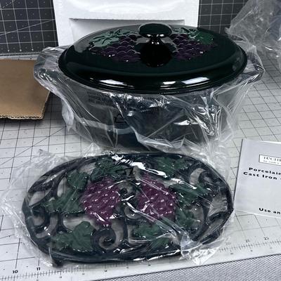 Technique Enamel Porcelain Cookware, NEW in the Box GRAPES and Leaves
