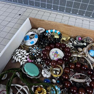 Mixed Lot of Jewelry  Earrings, Pins and Necklaces
