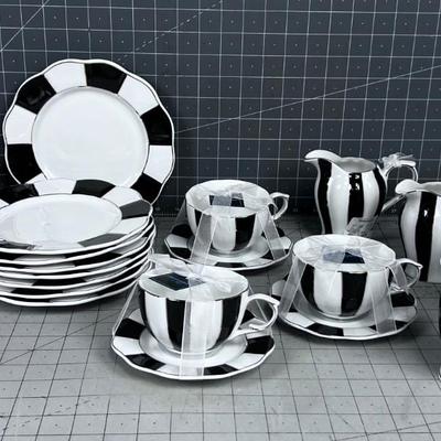 Cynthia Rowley BLACK & WHITE Dessert Ware