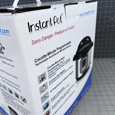 Programable Insta POT; Brand NEW in the Box