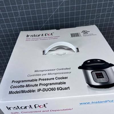 Programable Insta POT; Brand NEW in the Box