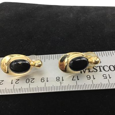 Black Cabochon Oval Goldtone Post Stud Earrings.
