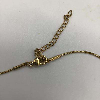 Vintage gold toned necklace
