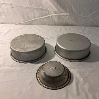 Cake Boss Cake Holder and Various Baking Dishes (PB-DZ)