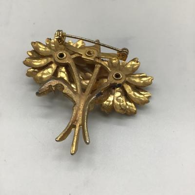 Vintage gold toned flower pin