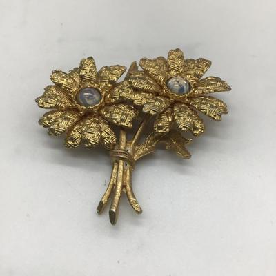 Vintage gold toned flower pin